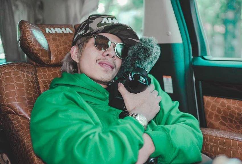 https://www.instagram.com/attahalilintar/