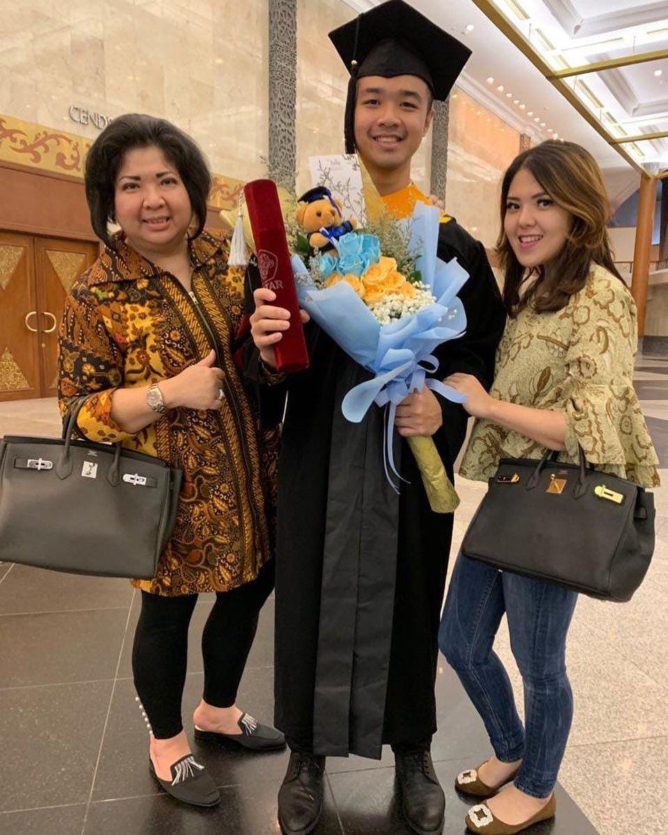 Instagram.com/tinatoon101