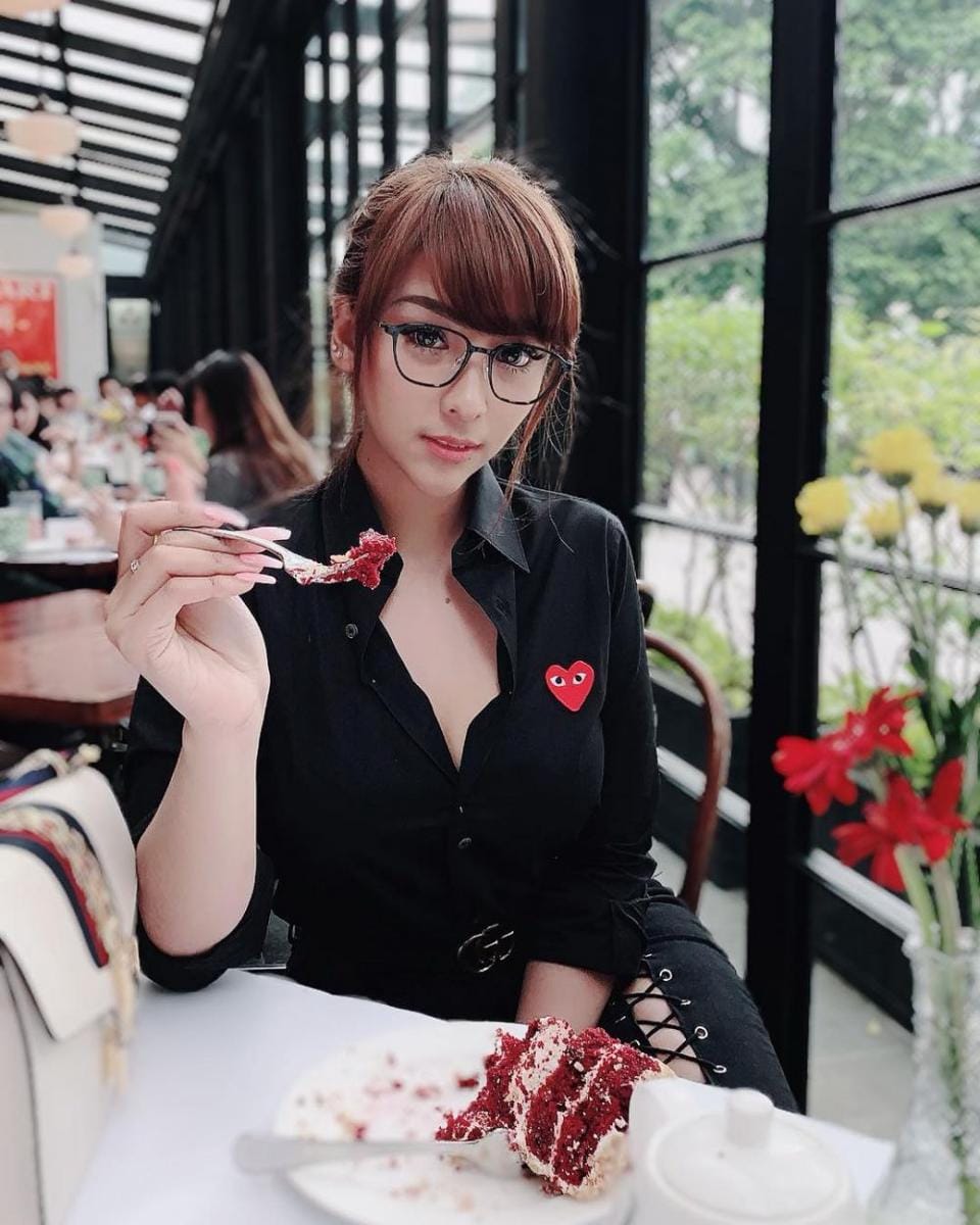 Instagram.com/elizabethangelalorenza