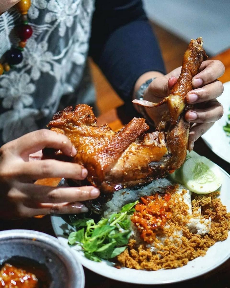 instagram.com/bebekslamet_bywaroeng