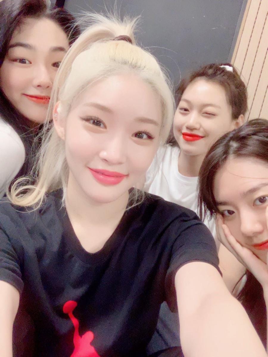 twitter.com/CHUNGHA_MNHent