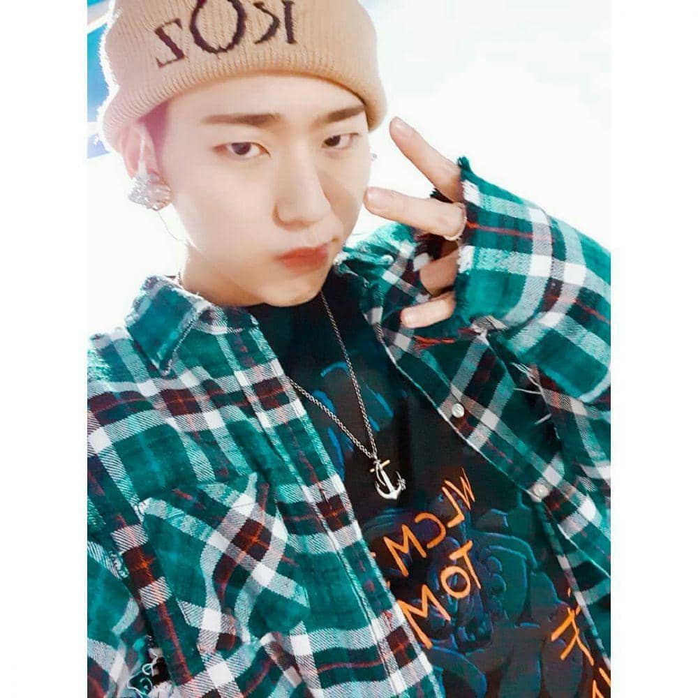 instagram.com/woozico0914