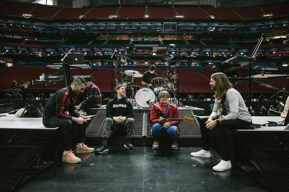 instagram.com/maroon5