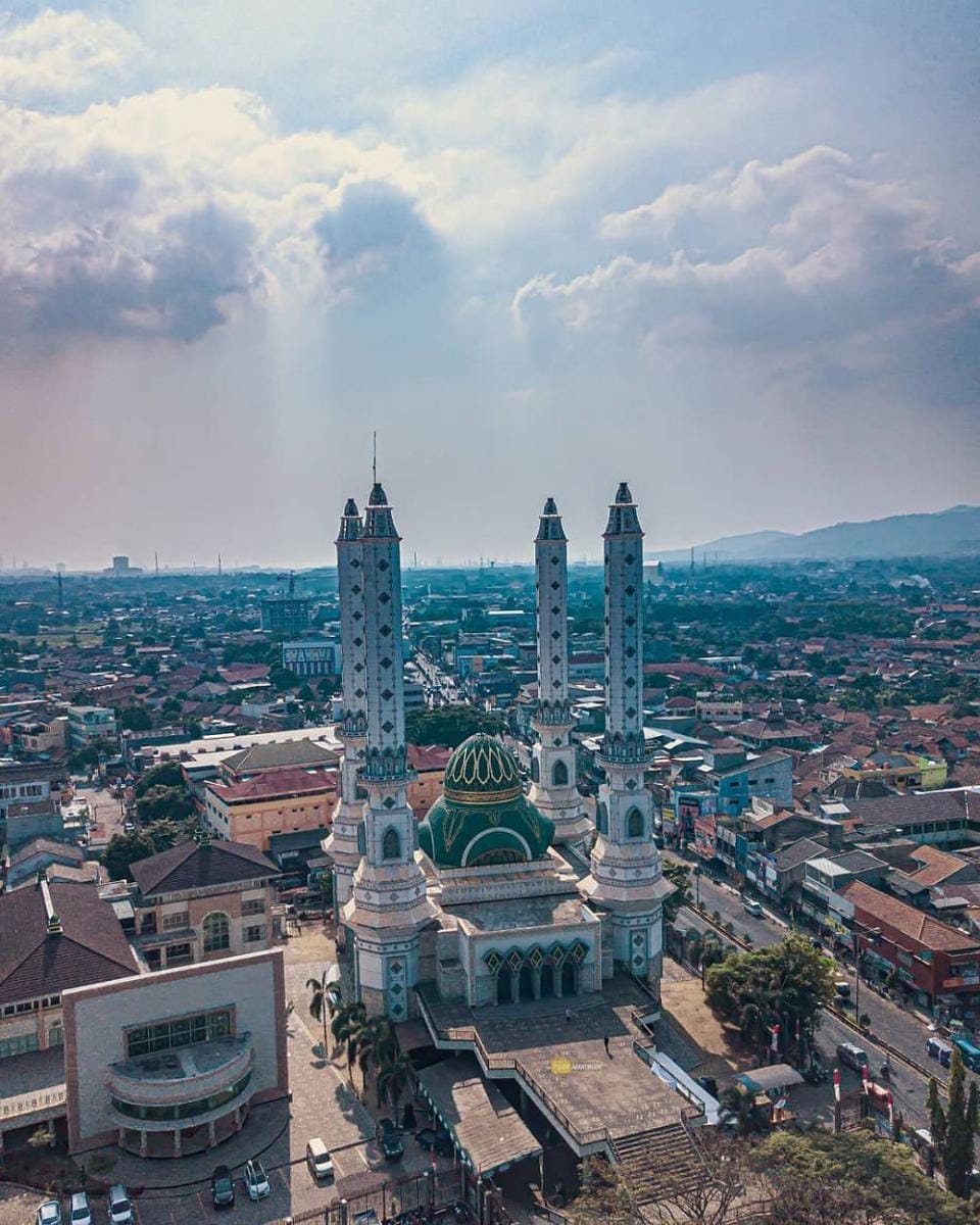 instagram.com/im.banten