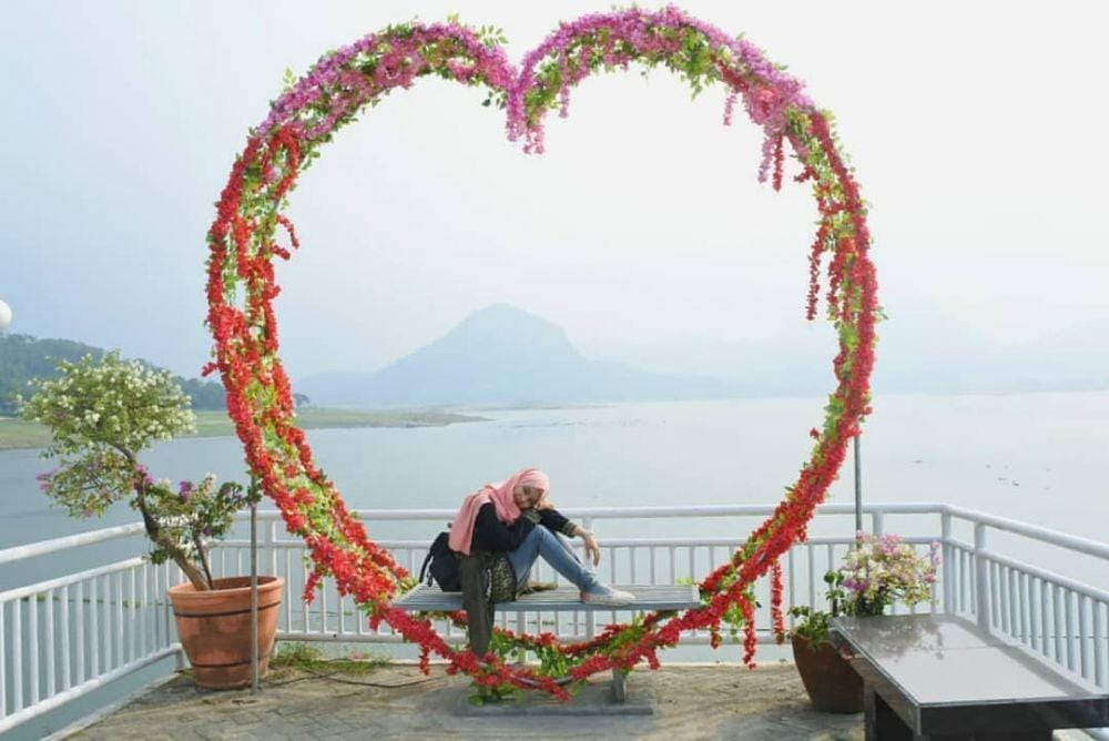 instagram.com/purwakarta.pisan