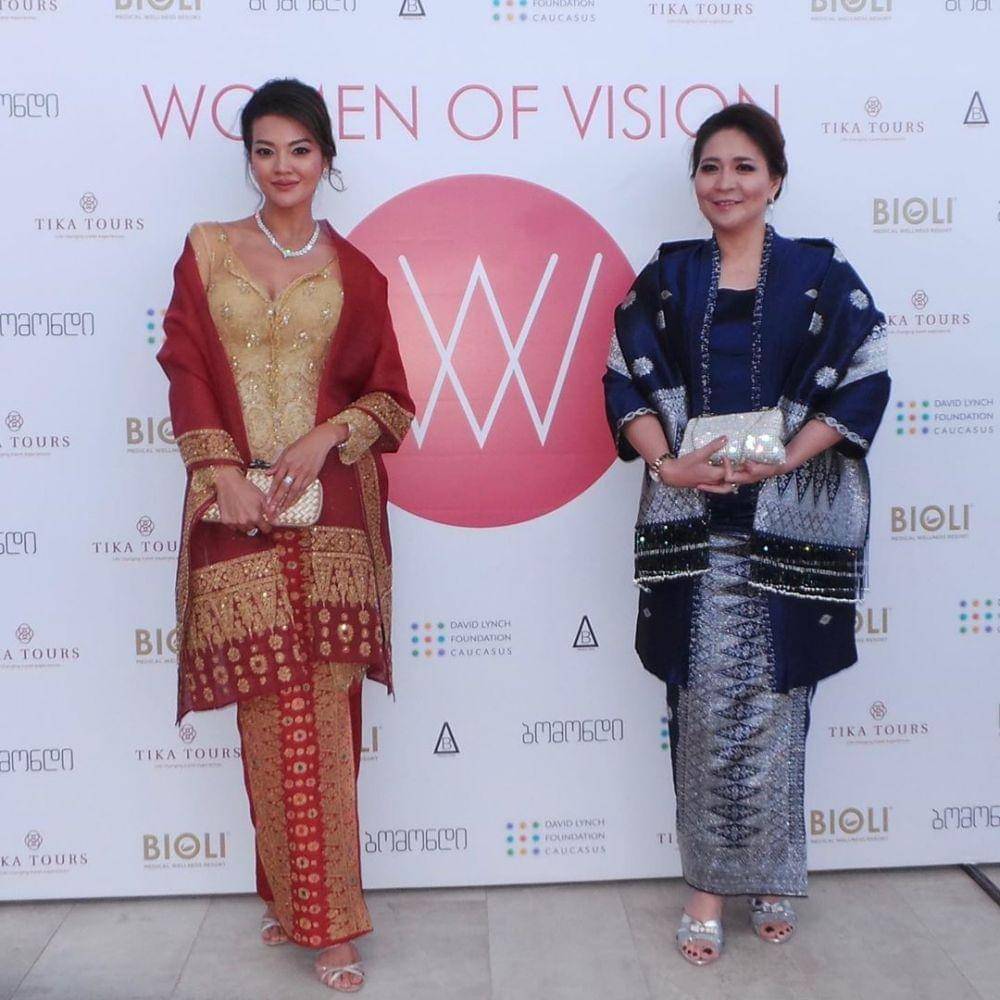 instagram.com/farahquinnofficial