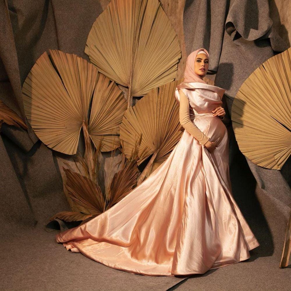 instagram.com/kartikaputriworld