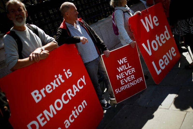 Pengunjuk rasa pro Brexit berdemo di depan gedung parlemen di Westminster, London, Inggris, pada 14 September 2019. ANTARA FOTO/REUTERS/Henry Nicholls