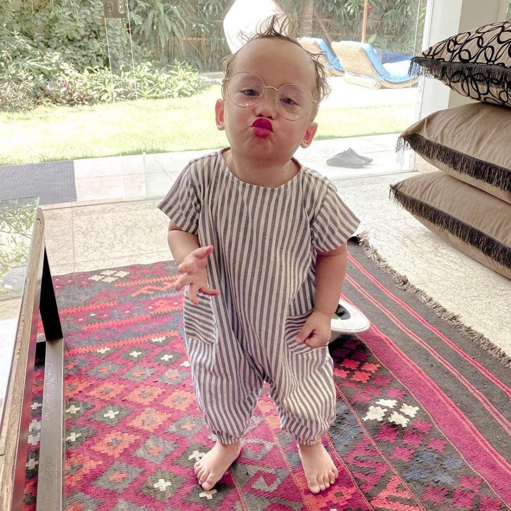 instagram.com/rachelvennya