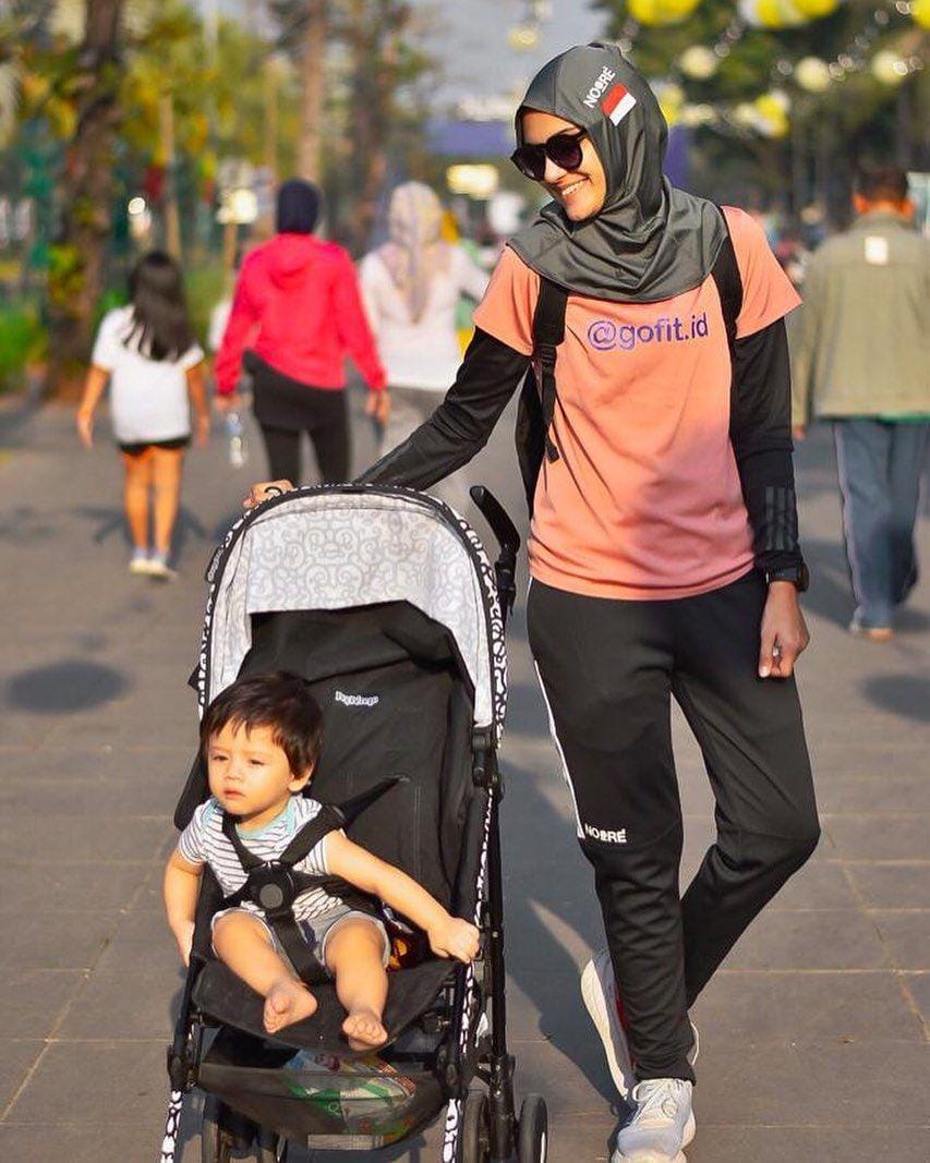 Instagram.com/zeezeeshahab