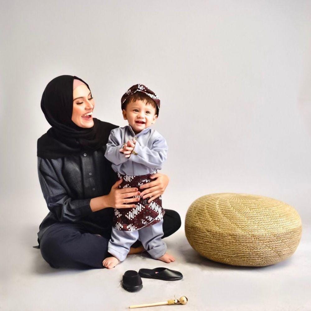 instagram.com/zeezeeshahab