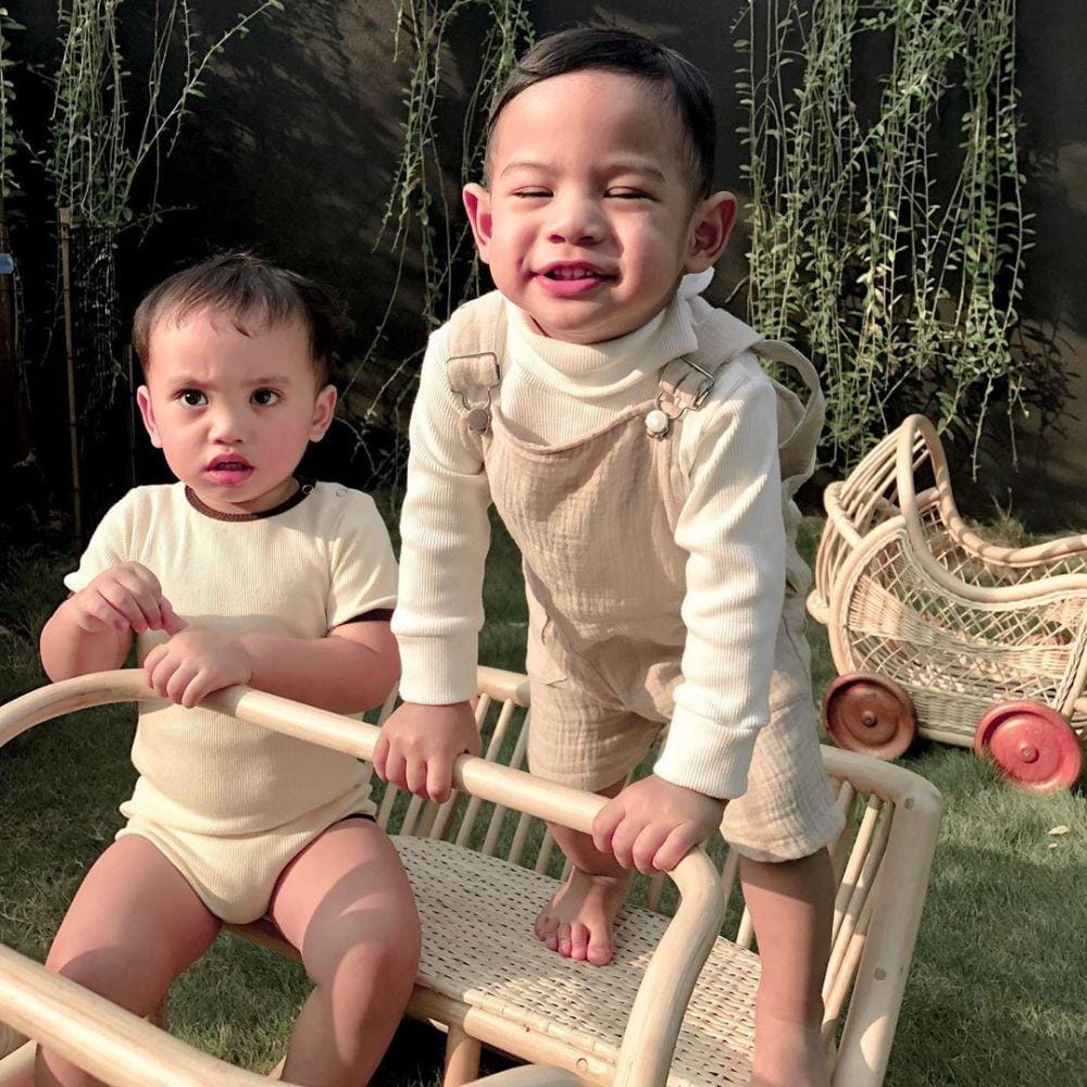 instagram.com/rachelvennya