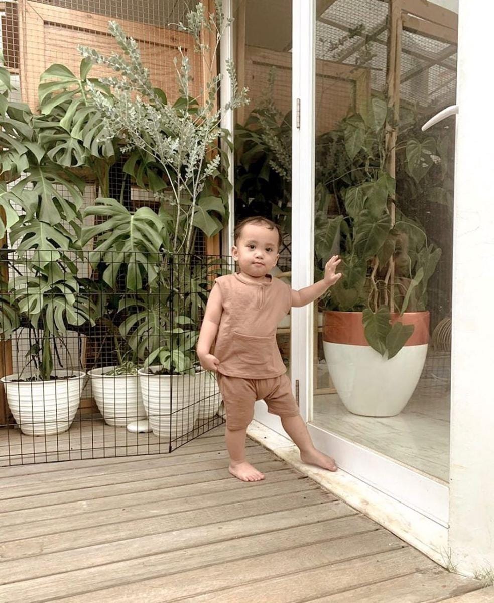 instagram.com/rachelvennya