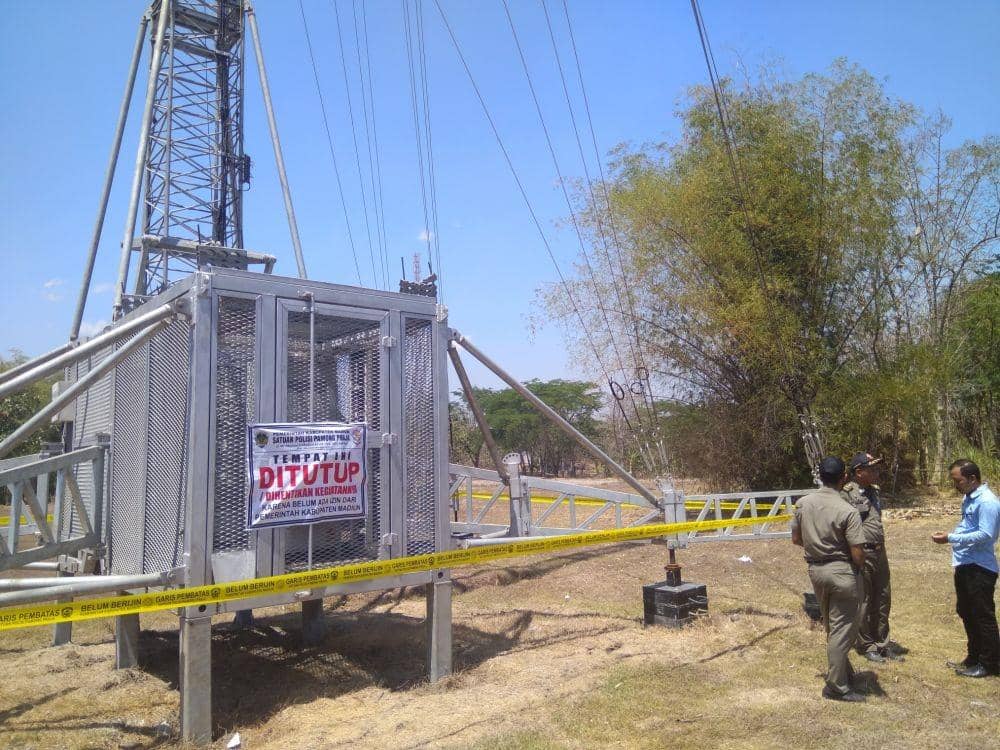 Dua Menara Seluler Ilegal Disegel Oleh Satpol PP Kabupaten Madiun