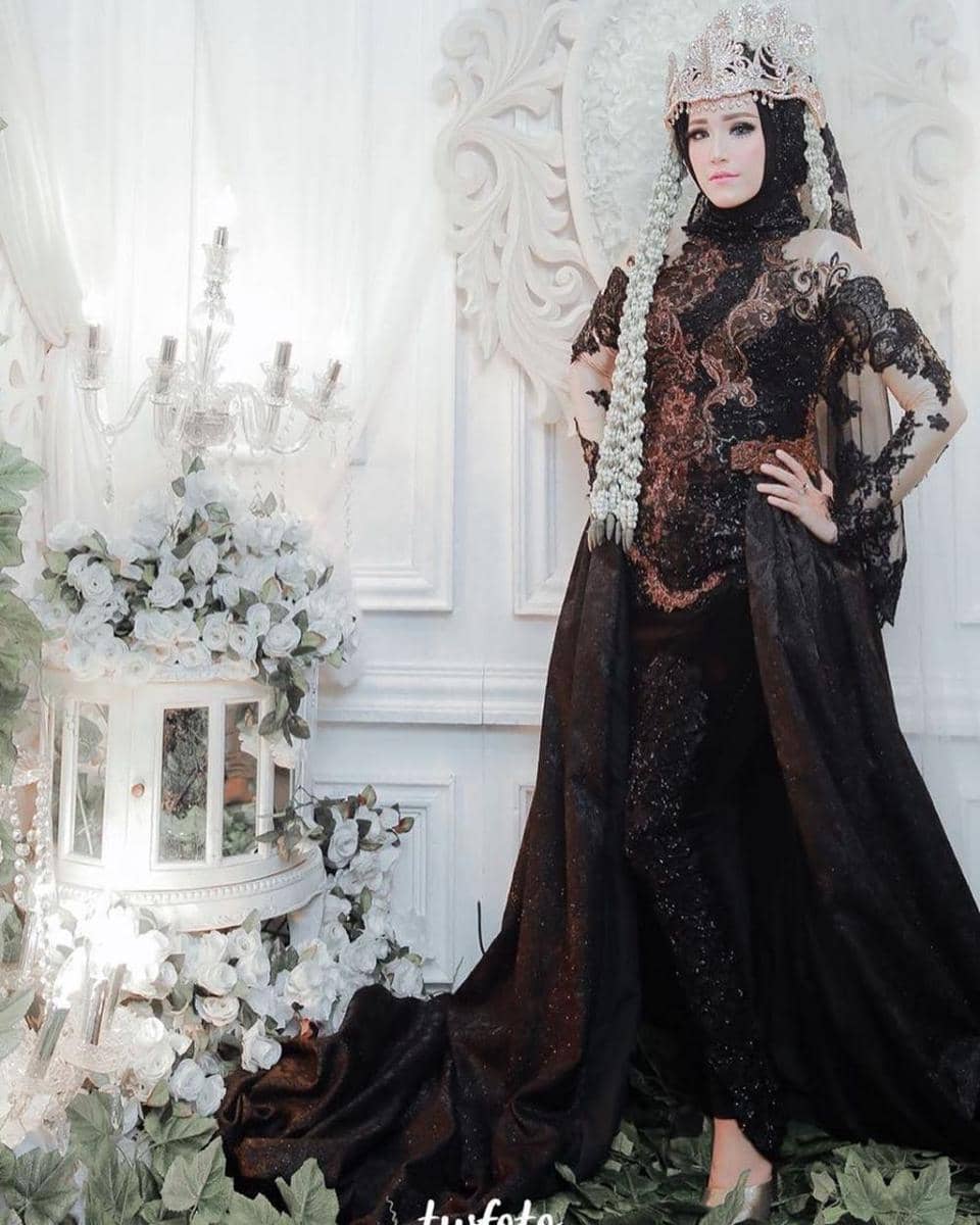 instagram.com/adeliapasha