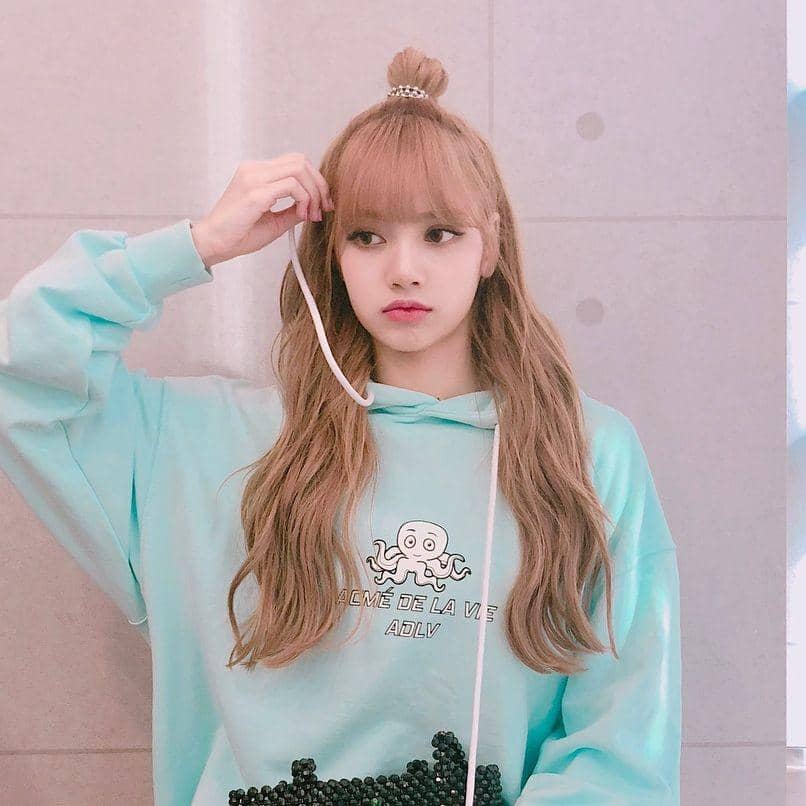 instagram.com/lalalalisa_m