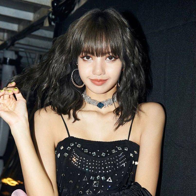 instagram.com/lalalalisa_m
