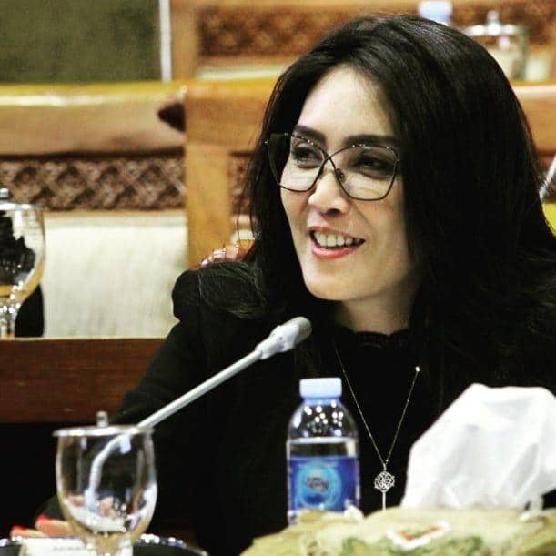 instagram.com/riekediahp