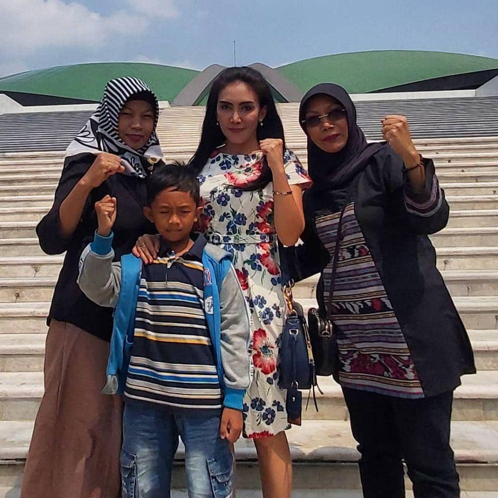 instagram.com/riekediahp