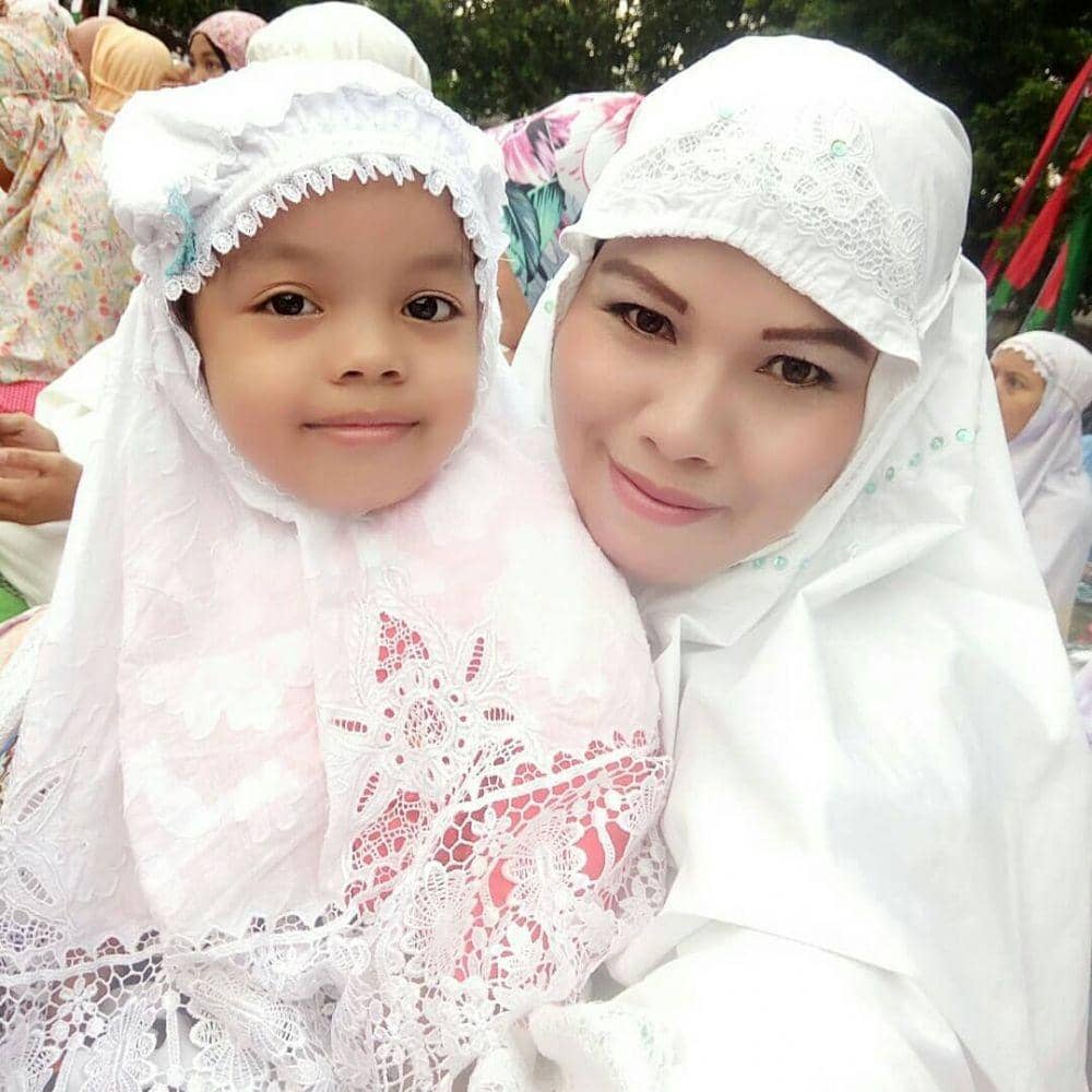 instagram.com/rina.anjelina