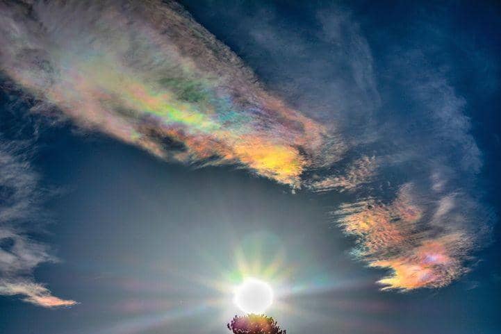 Iridescent cloud. mymodernmet.com