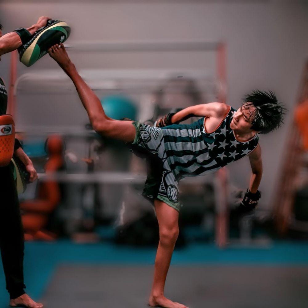 instagram.com/azkacorbuzier/