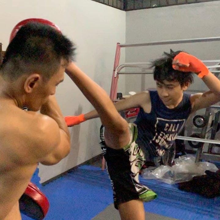 instagram.com/azkacorbuzier/