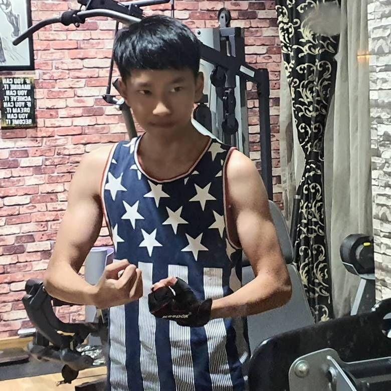 instagram.com/azkacorbuzier/