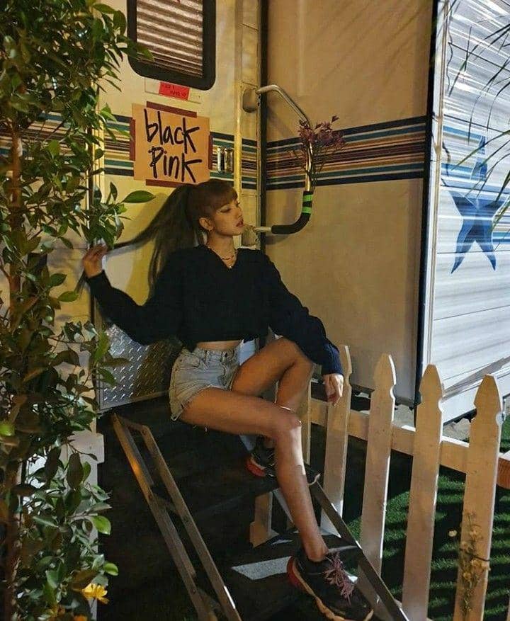 instagram.com/lalalalisa_m