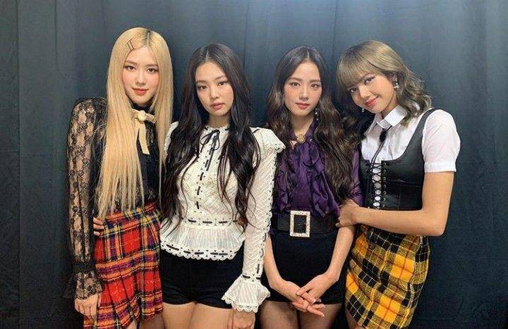 instagram.com/blackpinkofficial