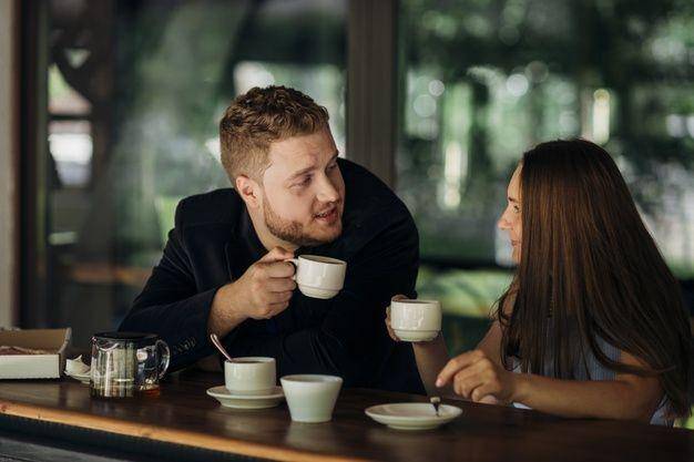 couple pacar romantic talking