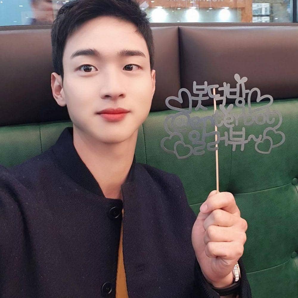 instagram.com/jangdongyoon