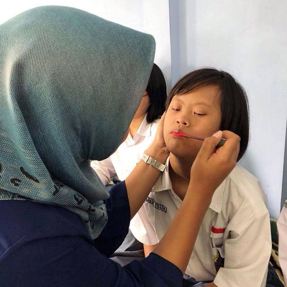 instagram.com/lipstickuntukdifabel