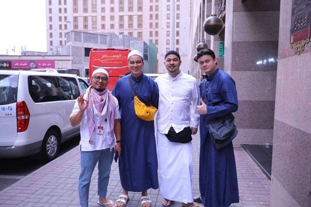 Instagram.com/esqtours