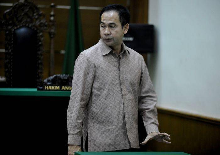 (Tersangka Tubagus Chaeri Wardana) ANTARA FOTO/Asep Fathulrahman