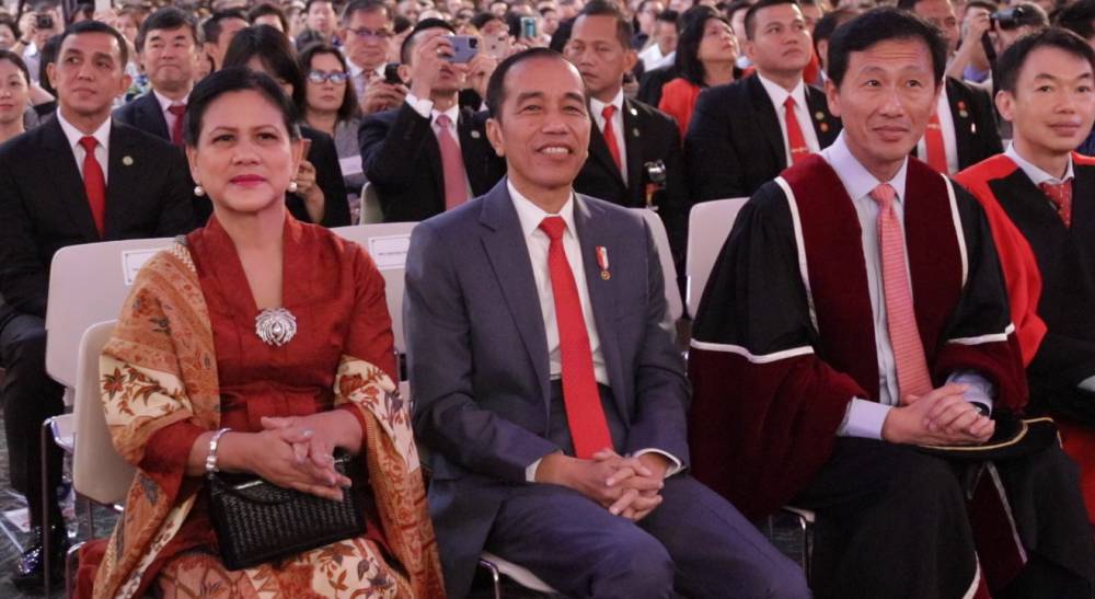 Presiden Jokowi dan Ibu Iriana menghadiri wisuda Kaesang. Lauren Choo/www.mothership.sg
