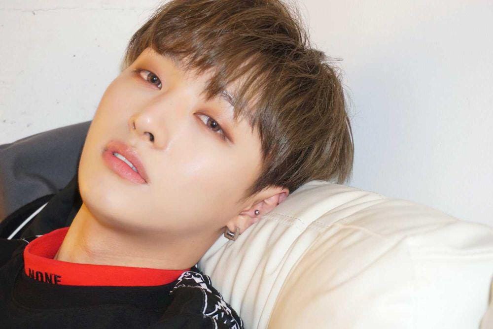 Twitter.com/official_YJS_