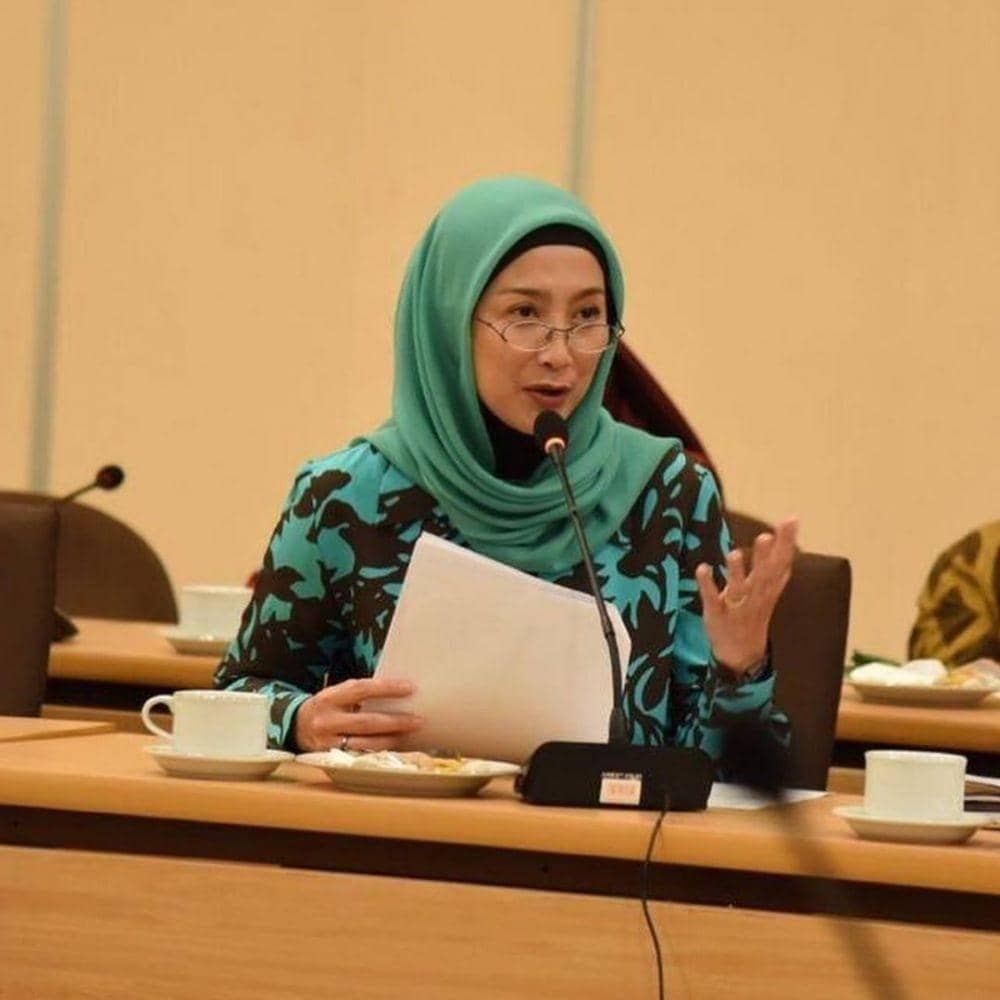 instagram.com/desyratnasarifans