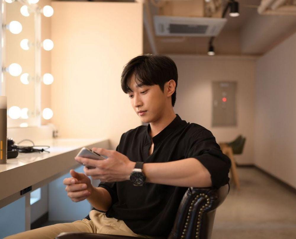 Instagram.com/jinyoung0423