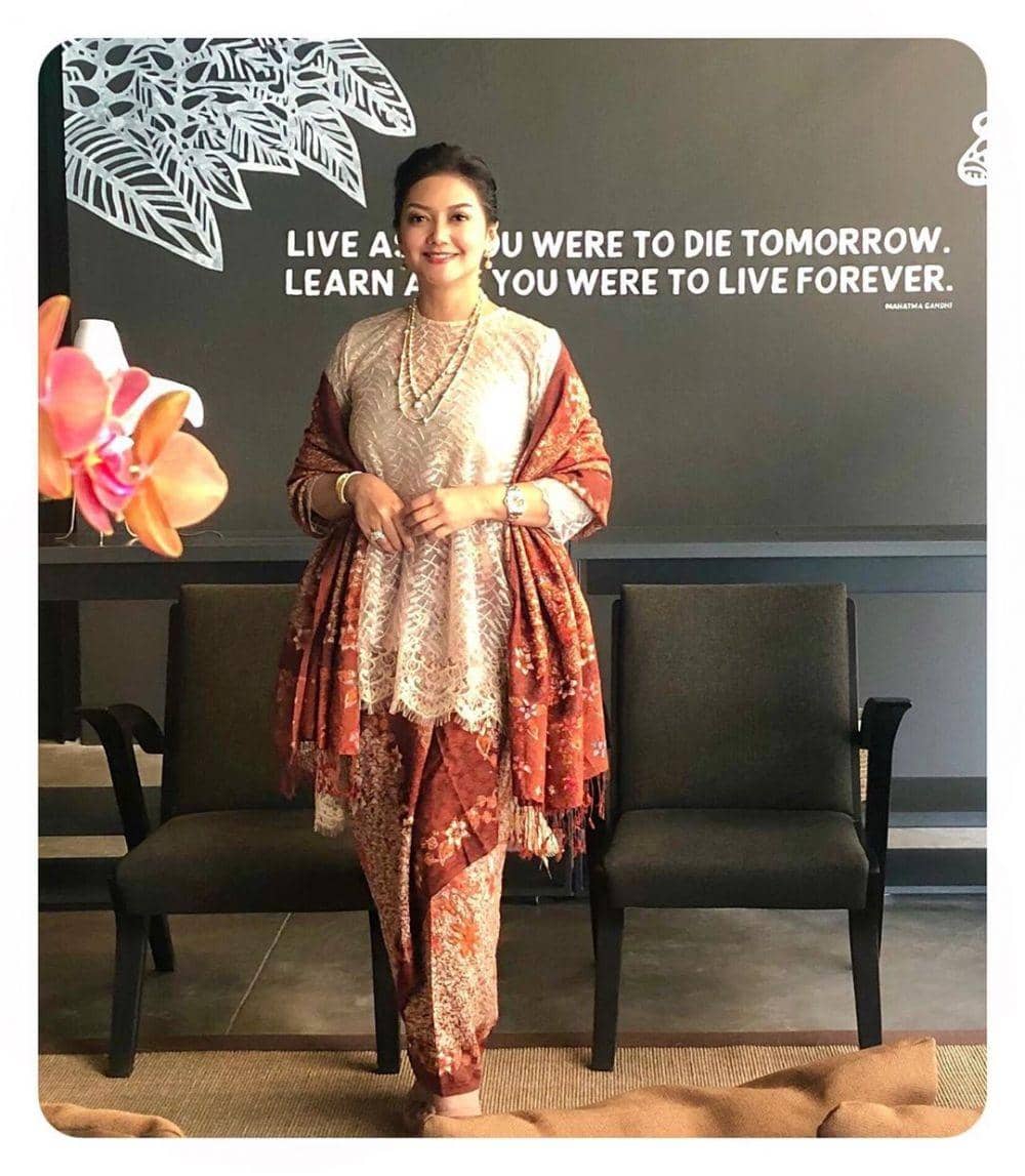 instagram.com/bellasaphiraofficial