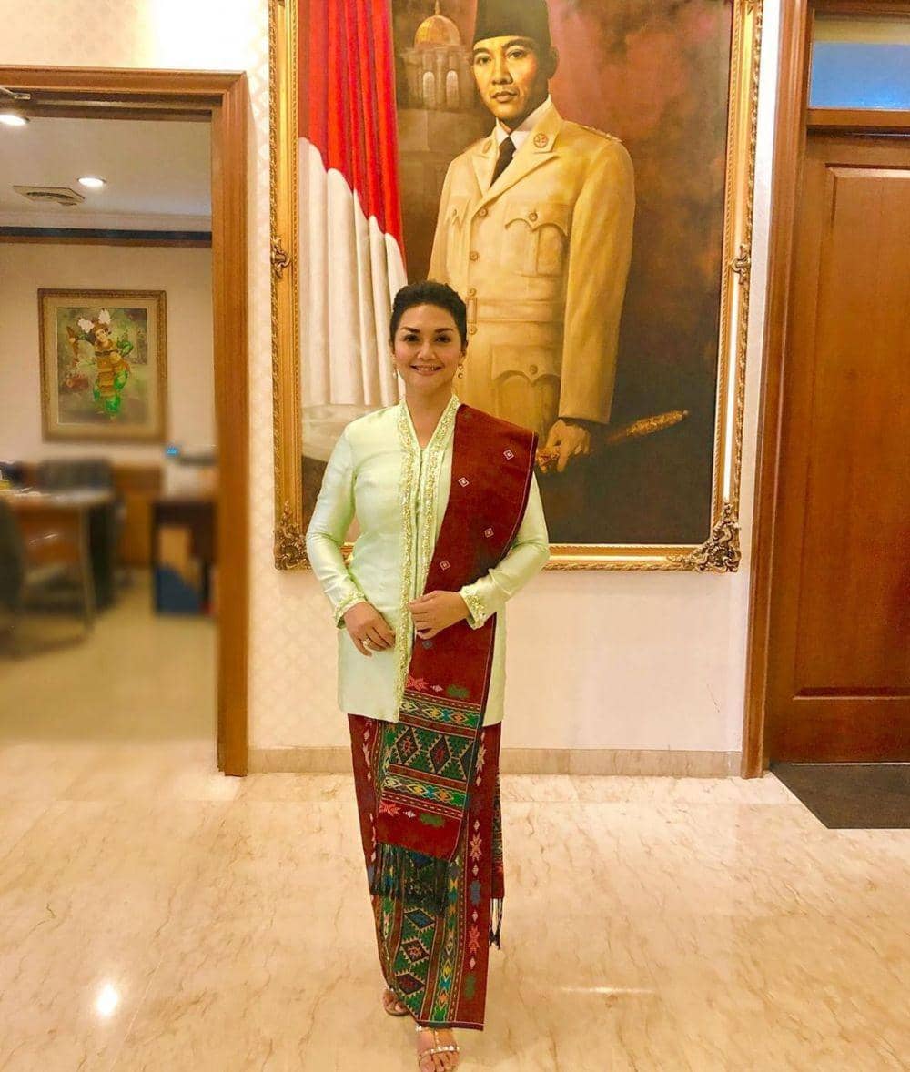 instagram.com/bellasaphiraofficial