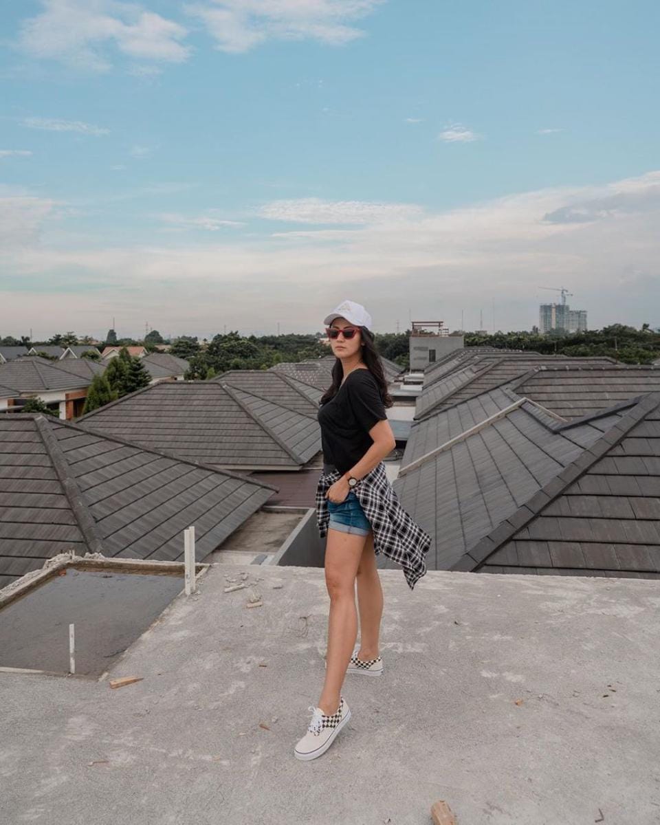 instagram.com/mrssharena