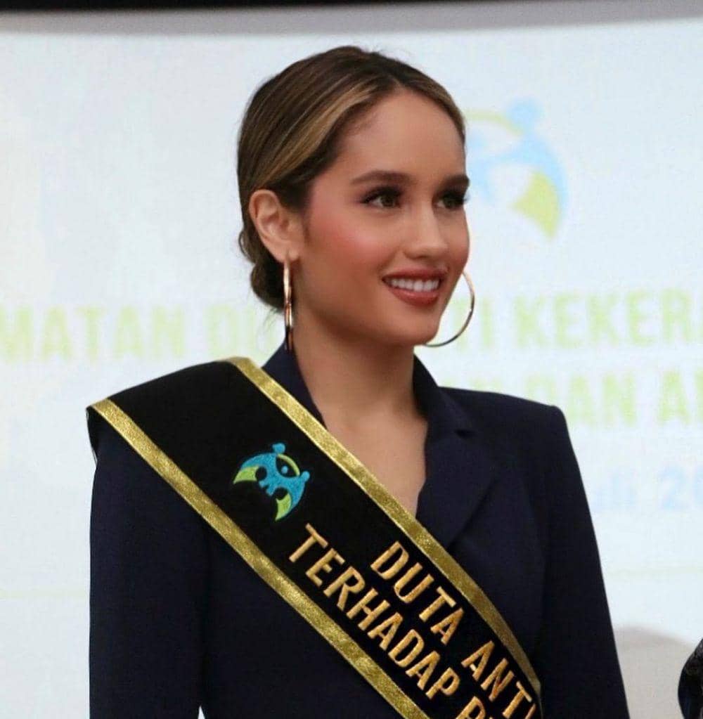 instagram.com/claurakiehl