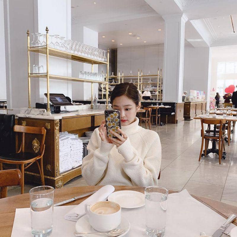 instagram.com/jennierubyjane