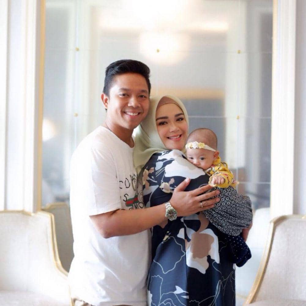 instagram.com/sheza idris