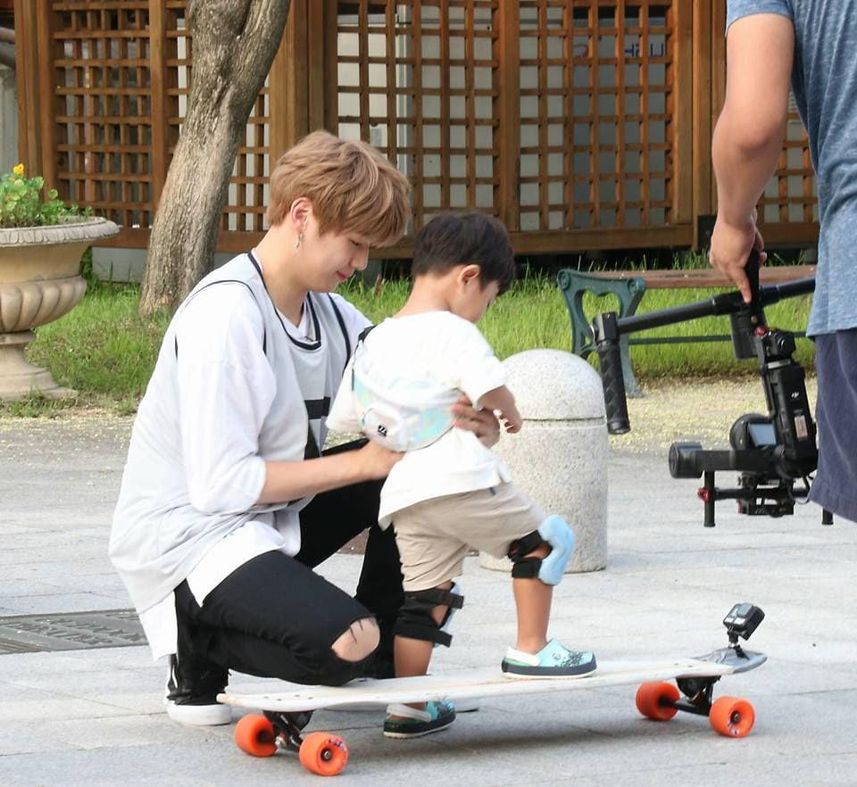 facebook.com/Wanna1Diary