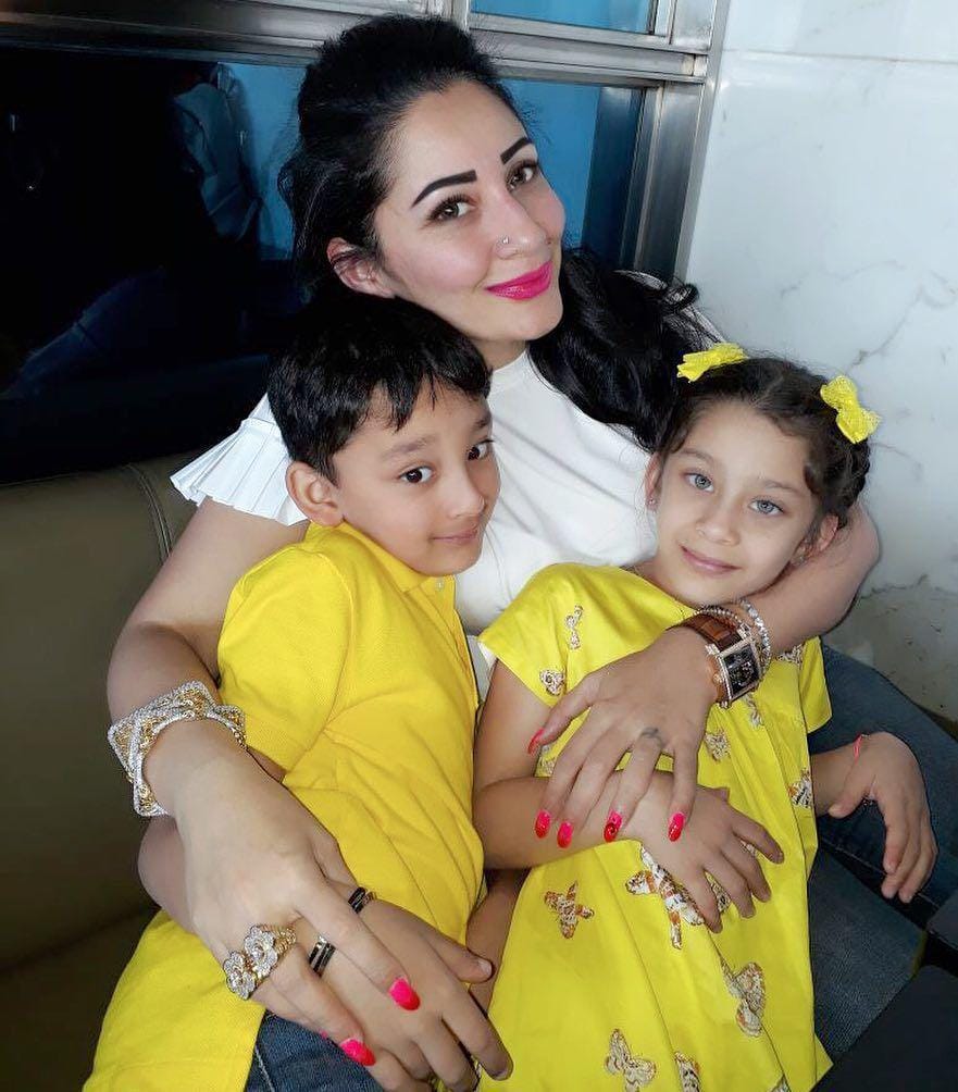 instagram.com/maanayata