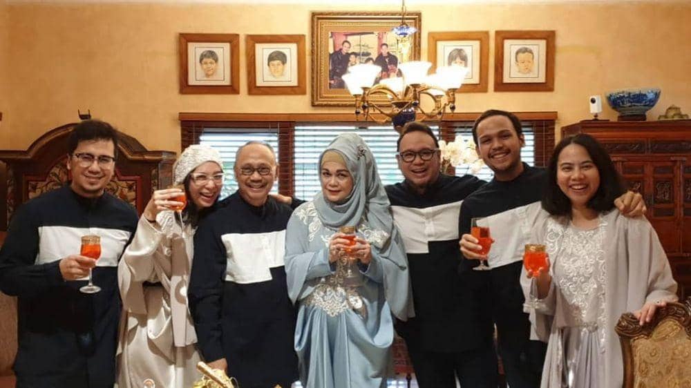 instagram.com/ebiet_g_ade