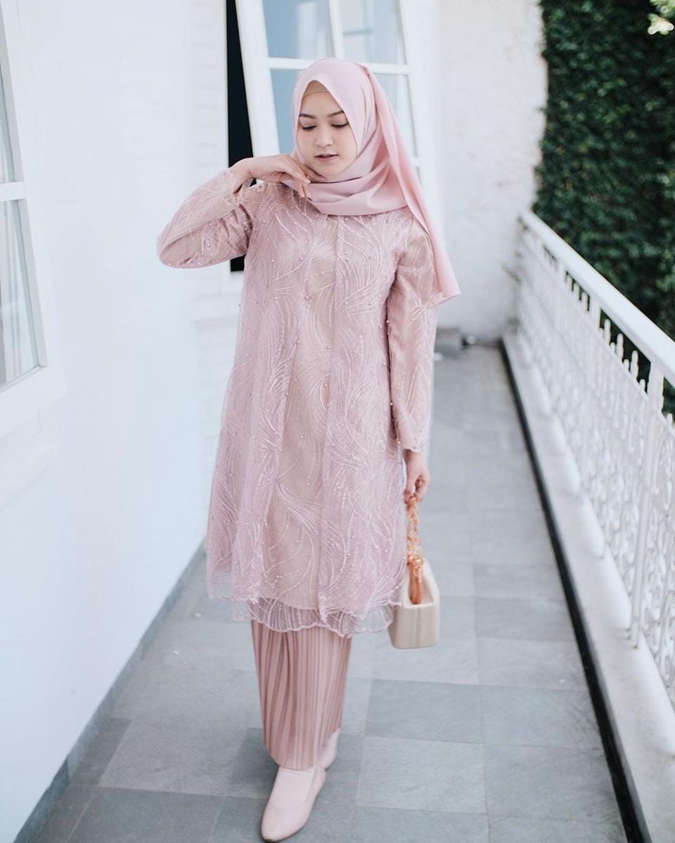 instagram.com/saritiw