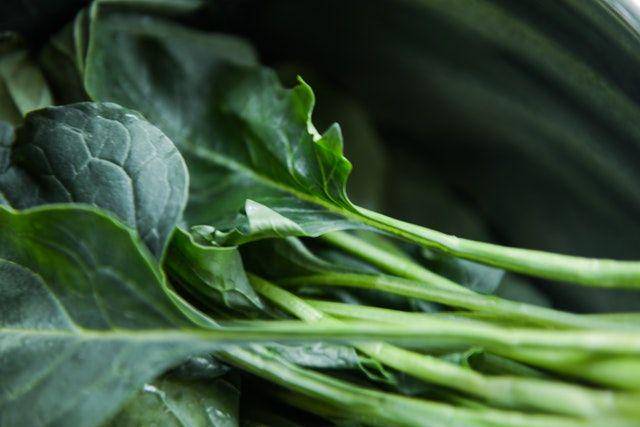 Ilustrasi sayur sawi harganya jatuh. Pexels/buenosia carol